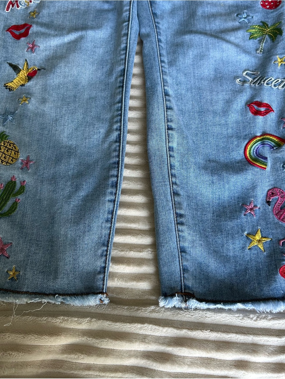 Tribal Light Blue Embroidered Patch straight leg Artsy Jeans - Picture 3 of 4